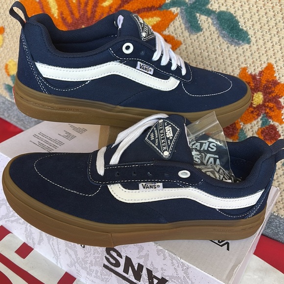 Vans Kyle Walker
Dress Blues/Gum
VNOA5JIEFS1
WMNS sneakers - Picture 11 of 16